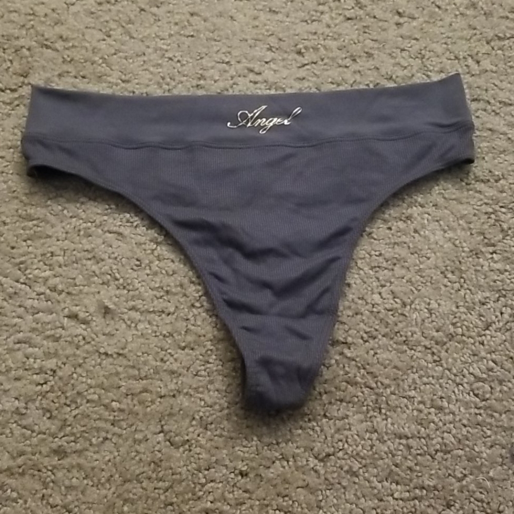 Angle thong